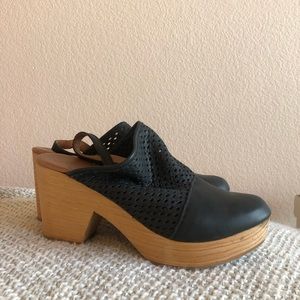 Free People Logan Clogs